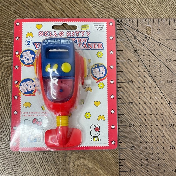 Hello Kitty Wind Up Toy Bundle Washing Machine, Sewing Machine, Vacuum Cleaner - Picture 6 of 6